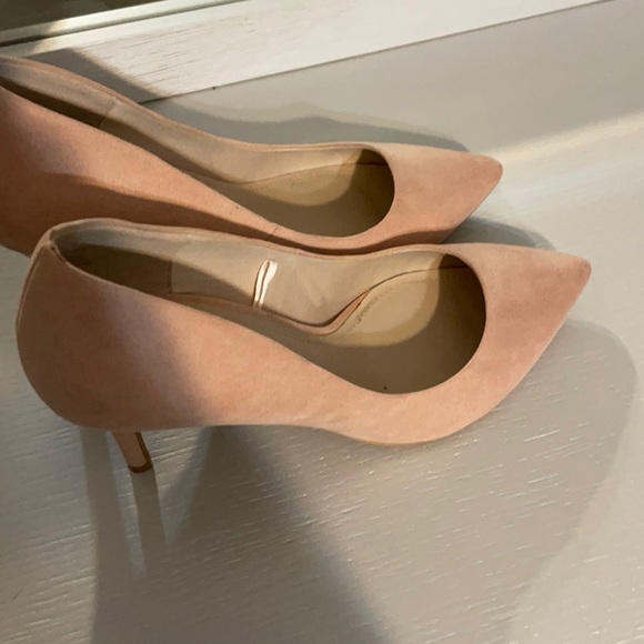 Cream velvet feel pointy toe 4” heels - Picture 4 of 9